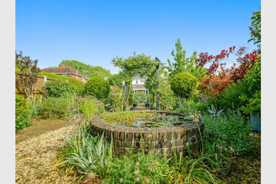 Image: 21 Merley Lane Wimborne Dorset Merley