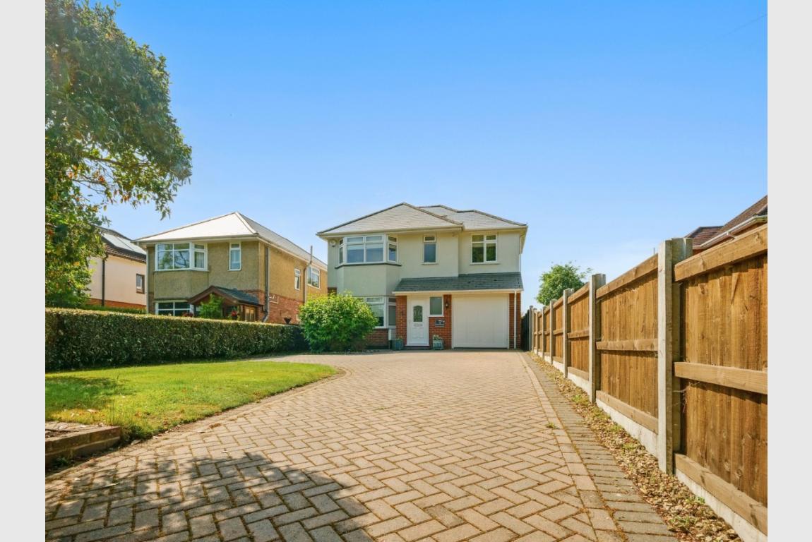 Image: 25 Merley Lane Wimborne Dorset Merley