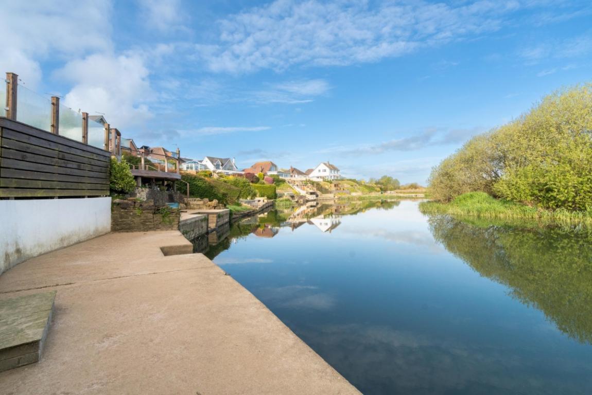 Image: 24 Merley Ways Wimborne Dorset Wimborne