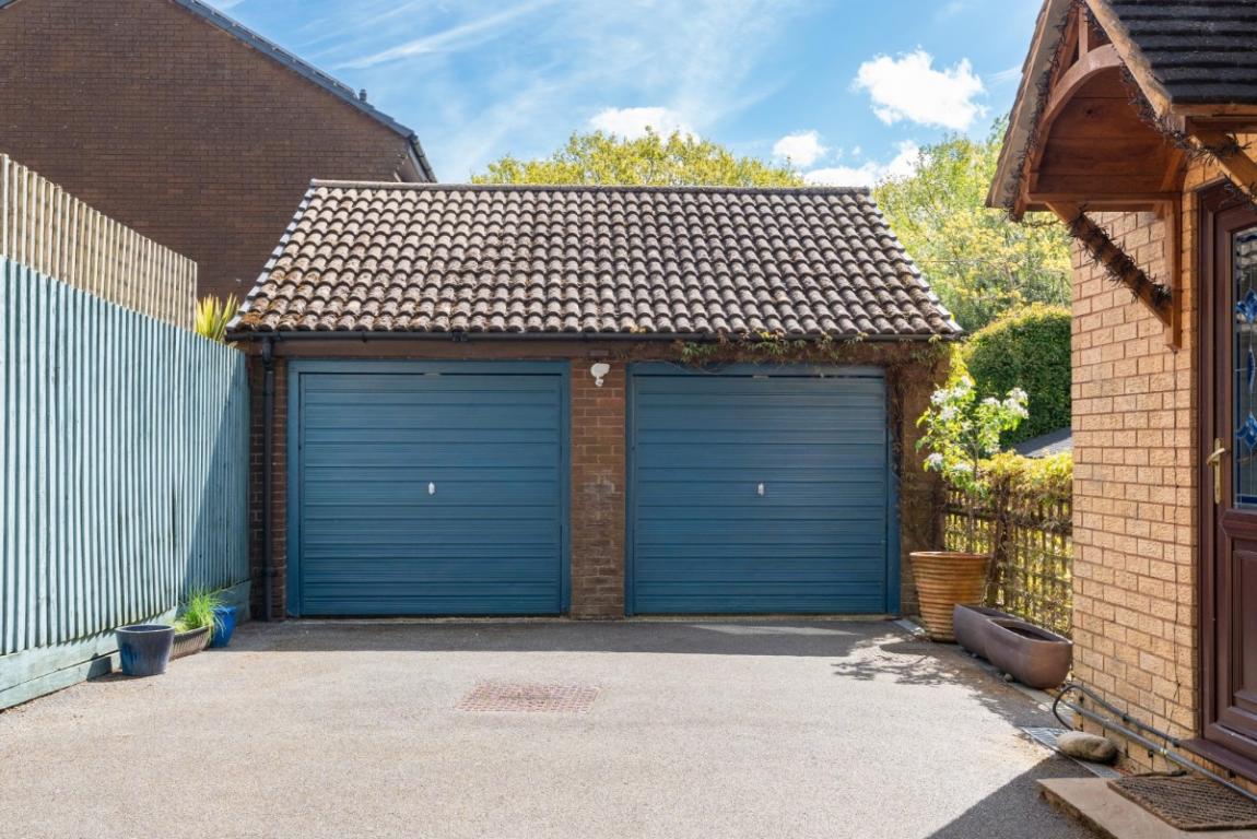 Image: 15 Bridle Way Wimborne Dorset Colehill