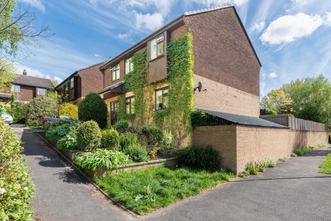 Image: 16 Bridle Way Wimborne Dorset Colehill