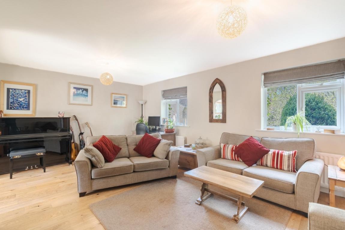 Image: 3 Bridle Way Wimborne Dorset Colehill