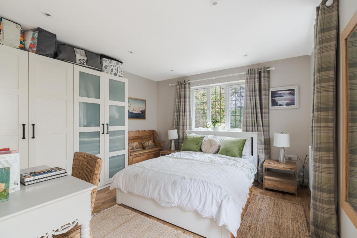 Image: 25 Montacute Way Wimborne Dorset Merley