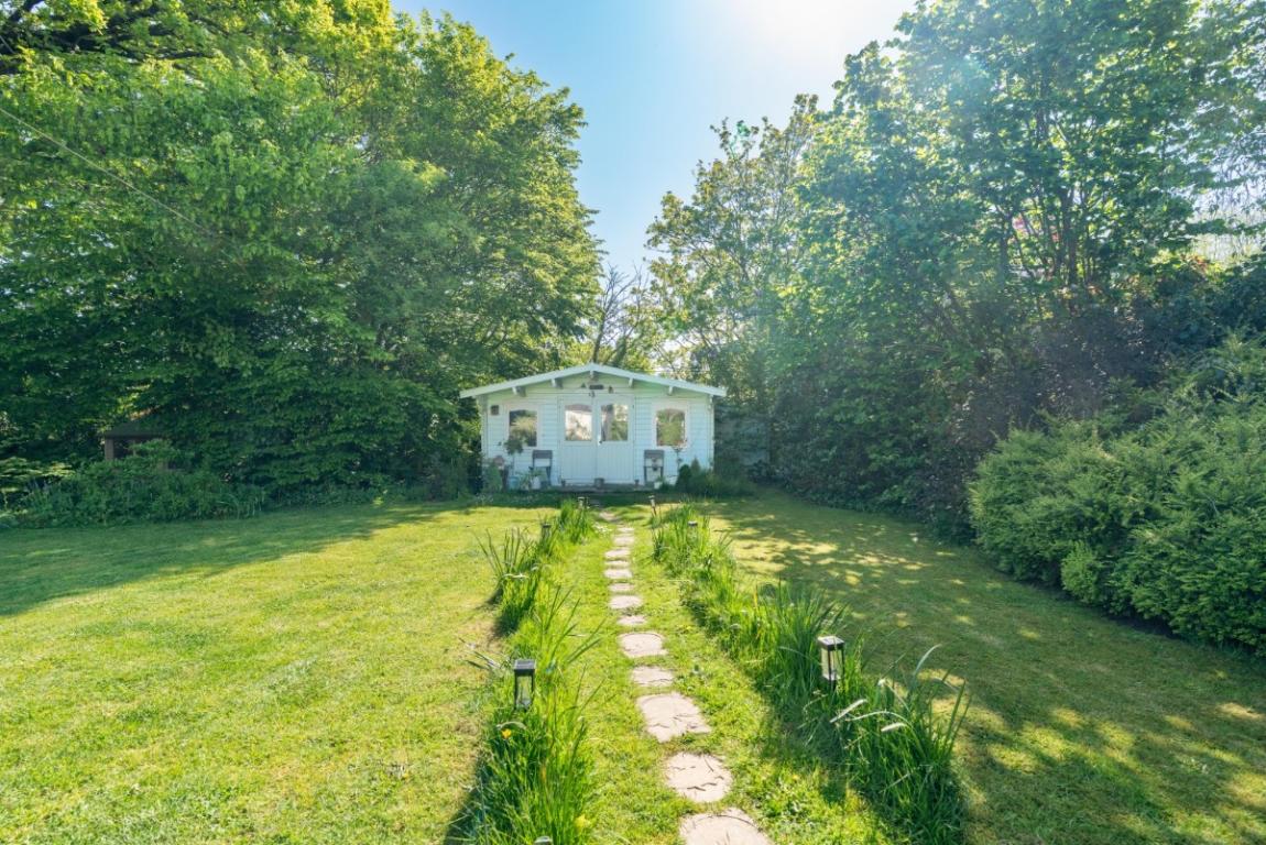 Image: 35 Montacute Way Wimborne Dorset Merley