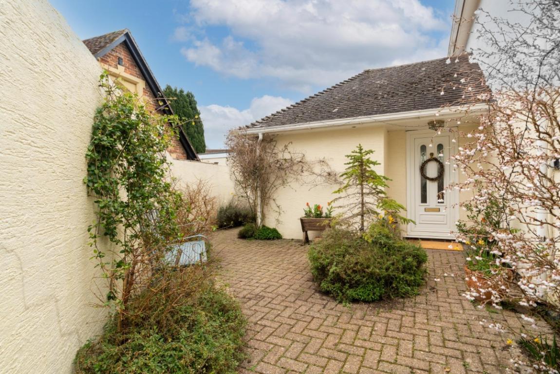 Image: 30 Montacute Way Wimborne Dorset Merley