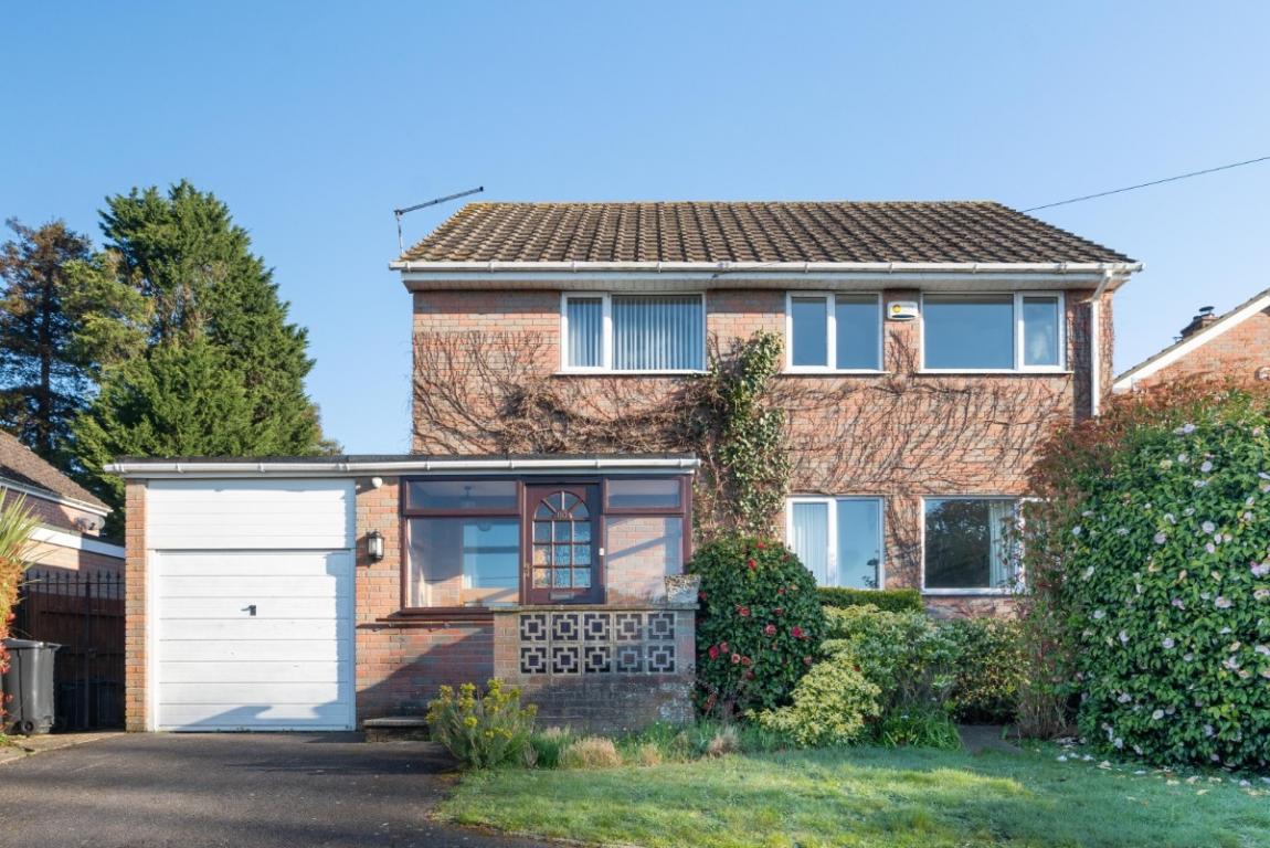 Image: 27 Canford Bottom Wimborne Dorset Colehill