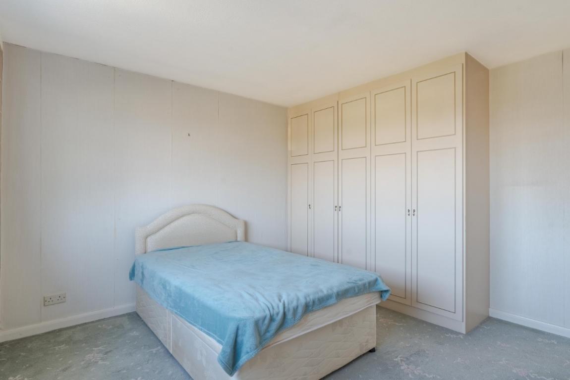 Image: 14 Cobham Way Wimborne Dorset Merley