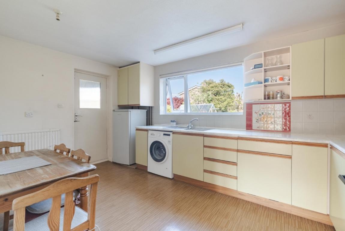 Image: 10 Cobham Way Wimborne Dorset Merley