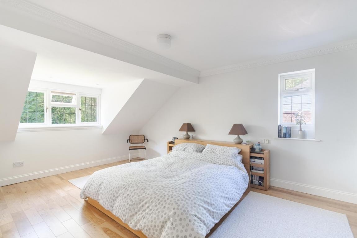 Image: 15 Northleigh Lane Wimborne Dorset Colehill
