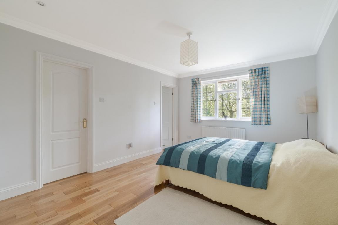 Image: 18 Northleigh Lane Wimborne Dorset Colehill