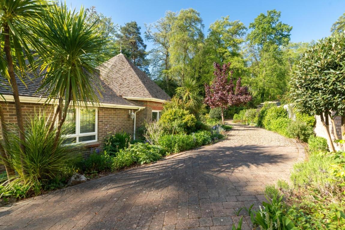 Image: 23 Northleigh Lane Wimborne Dorset Colehill