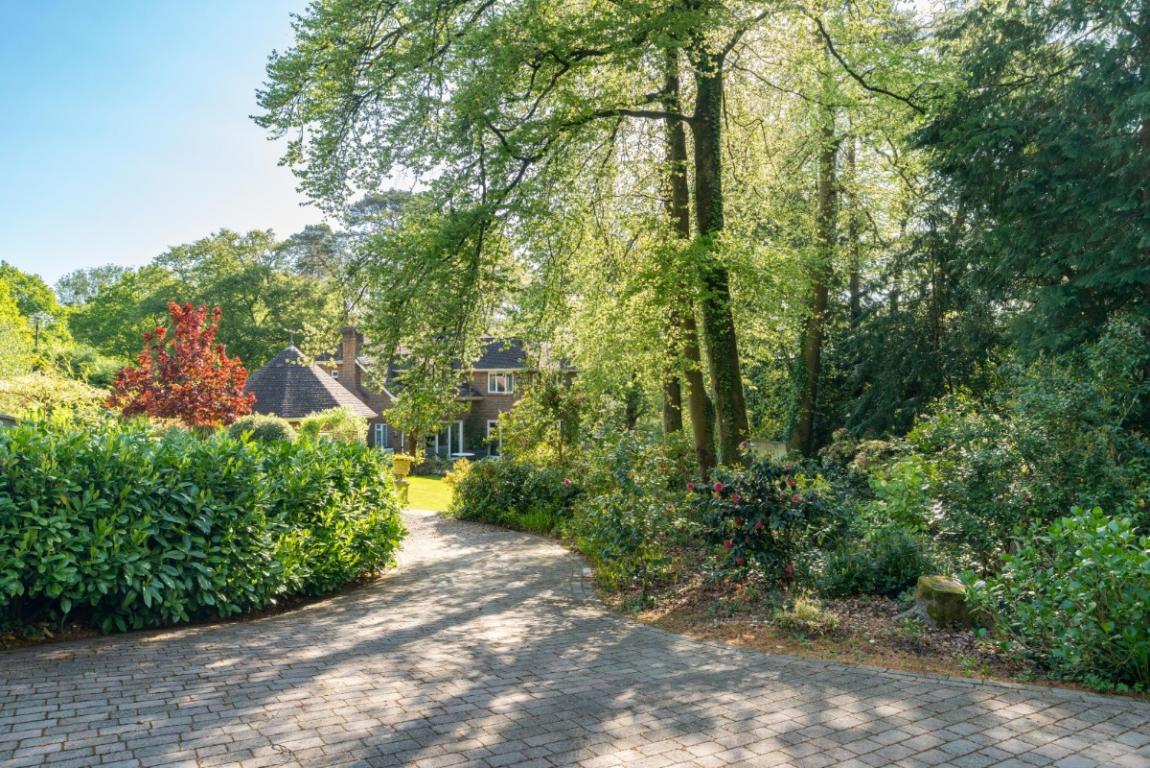 Image: 24 Northleigh Lane Wimborne Dorset Colehill