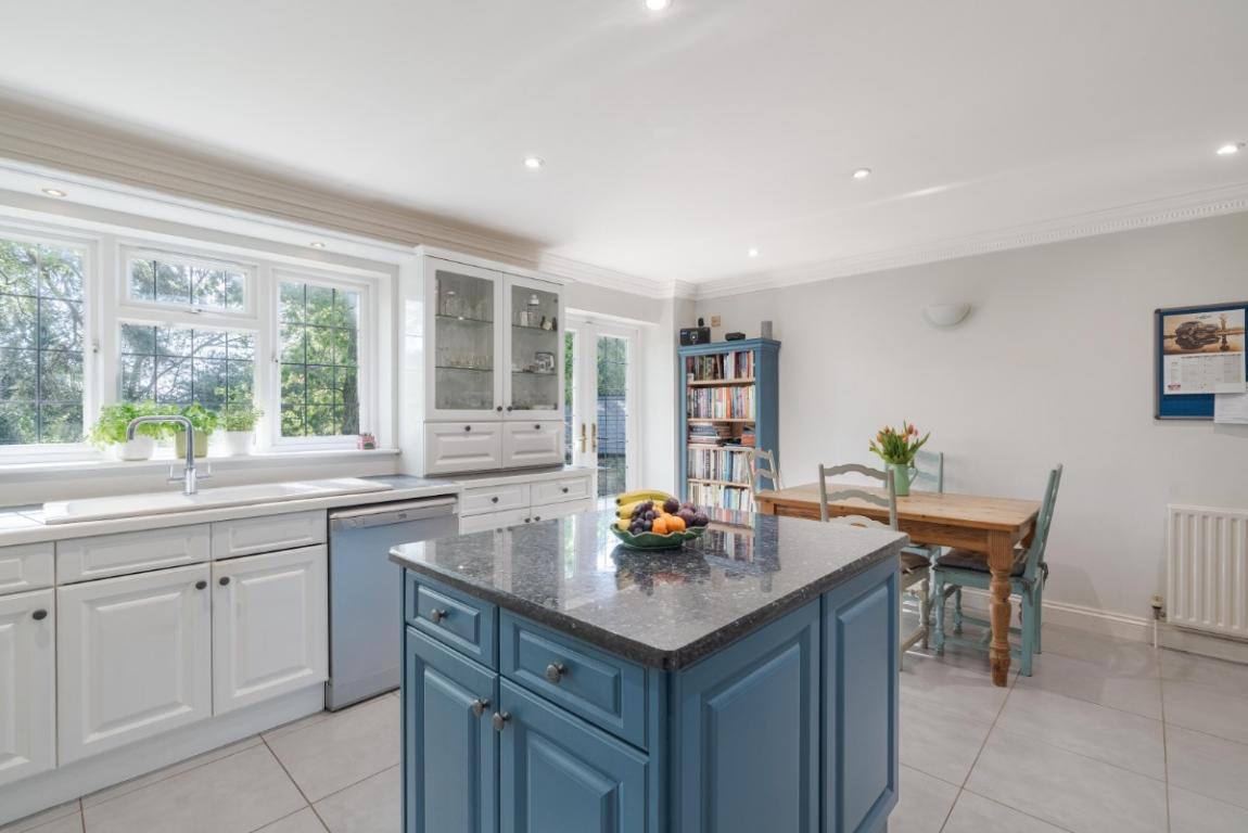 Image: 8 Northleigh Lane Wimborne Dorset Colehill