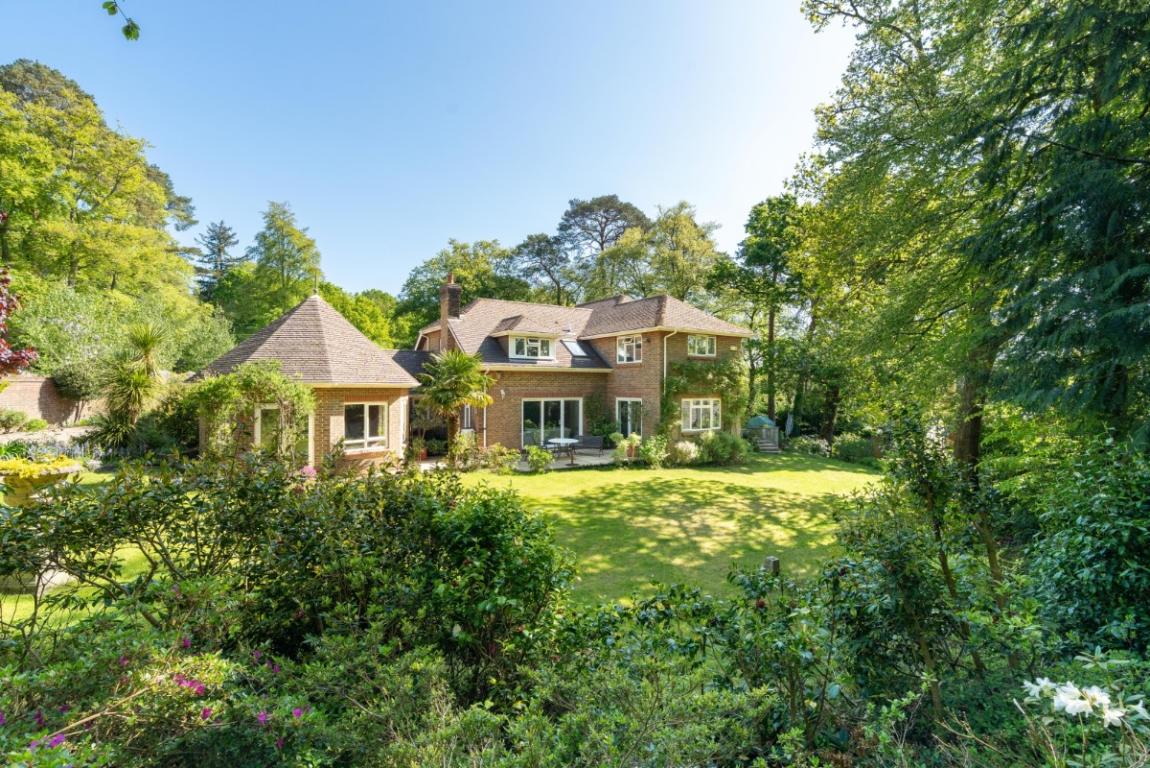 Image: 22 Northleigh Lane Wimborne Dorset Colehill