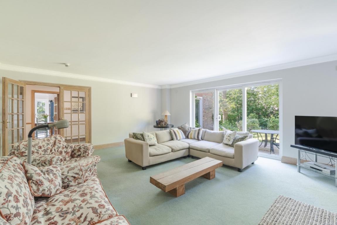 Image: 4 Northleigh Lane Wimborne Dorset Colehill