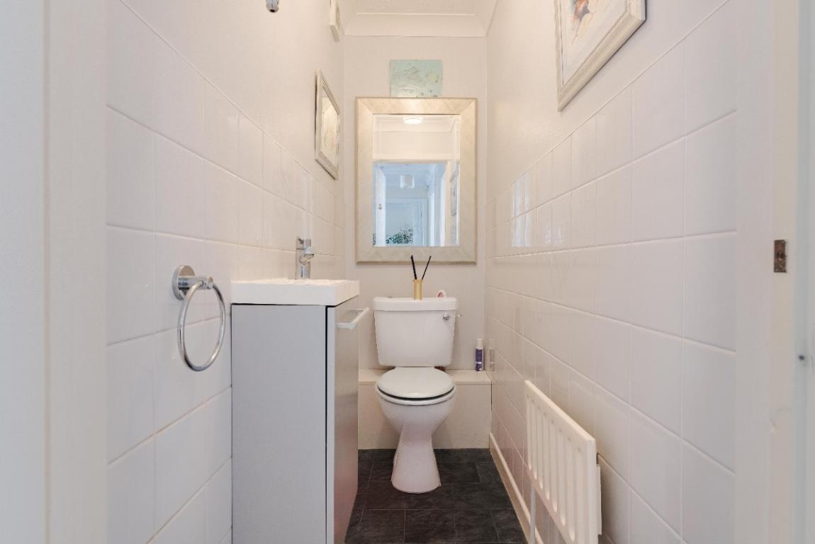 Image: 8 Old Rectory Close Wimborne Dorset Corfe Mullen