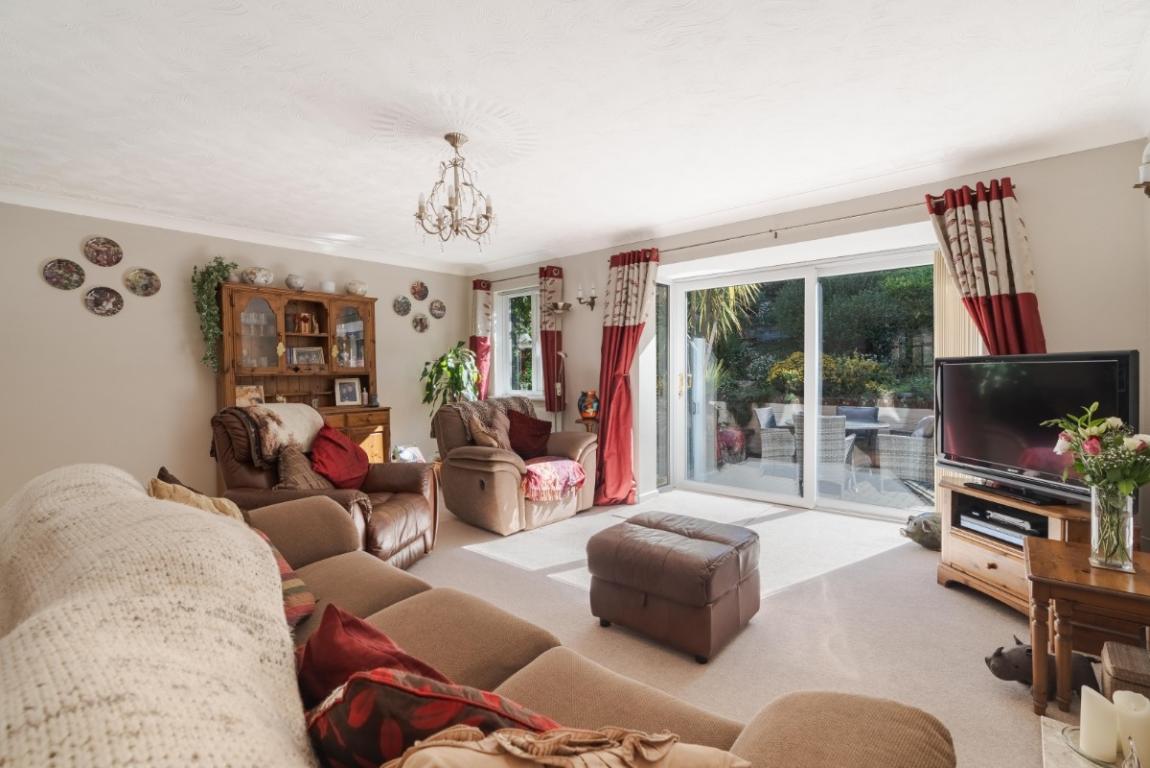 Image: 3 Old Rectory Close Wimborne Dorset Corfe Mullen