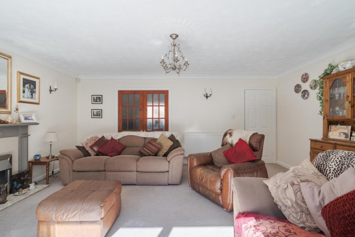 Image: 4 Old Rectory Close Wimborne Dorset Corfe Mullen