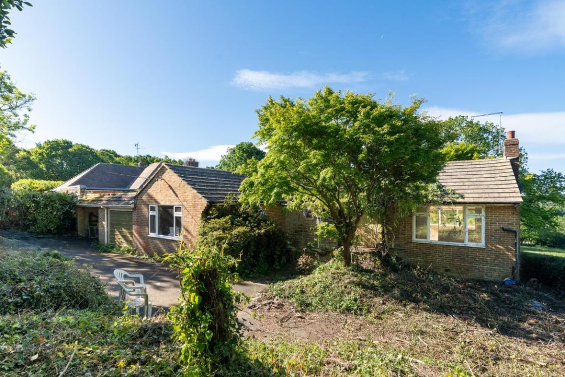 Image: 3 Blandford Road Wimborne Dorset Corfe Mullen