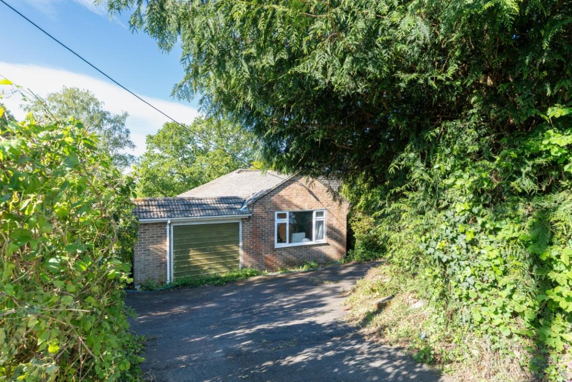 Image: 22 Blandford Road Wimborne Dorset Corfe Mullen