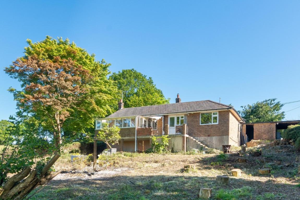 Image: 18 Blandford Road Wimborne Dorset Corfe Mullen