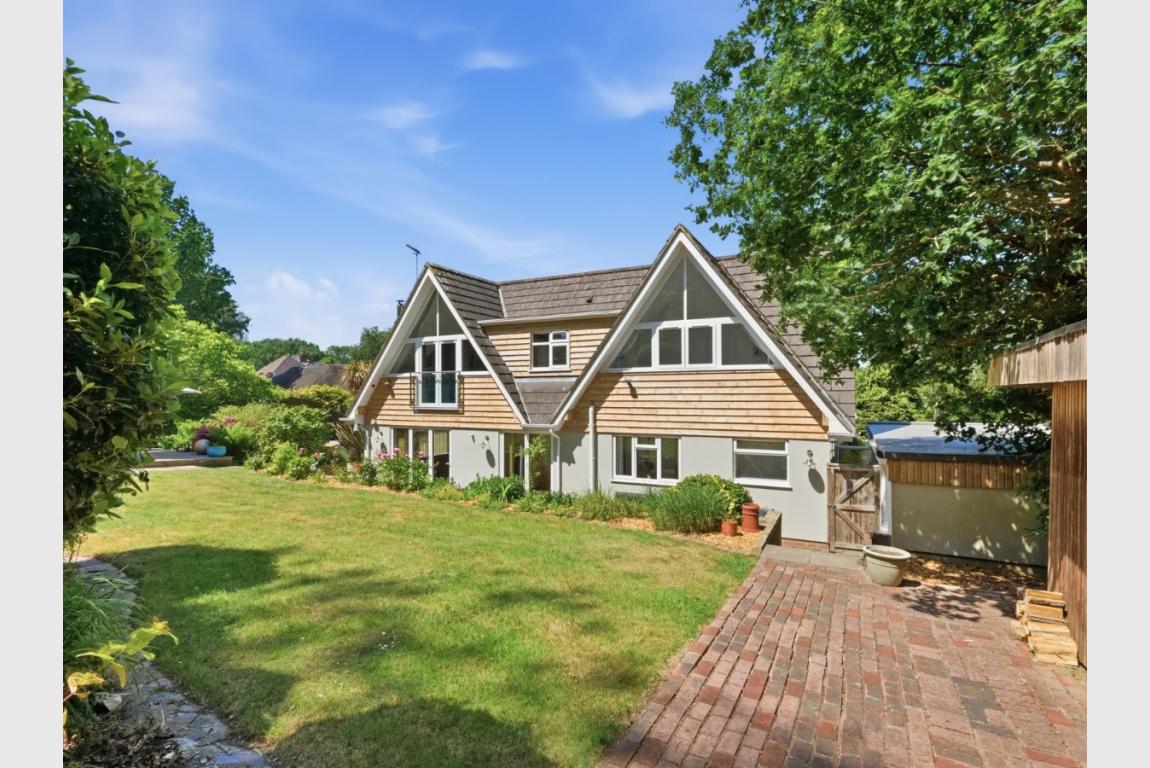 Image: 1 Lonnen Road Wimborne Dorset Colehill