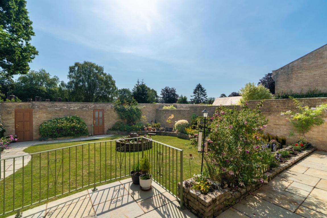 Image: 25 Floral Farm Wimborne Dorset 