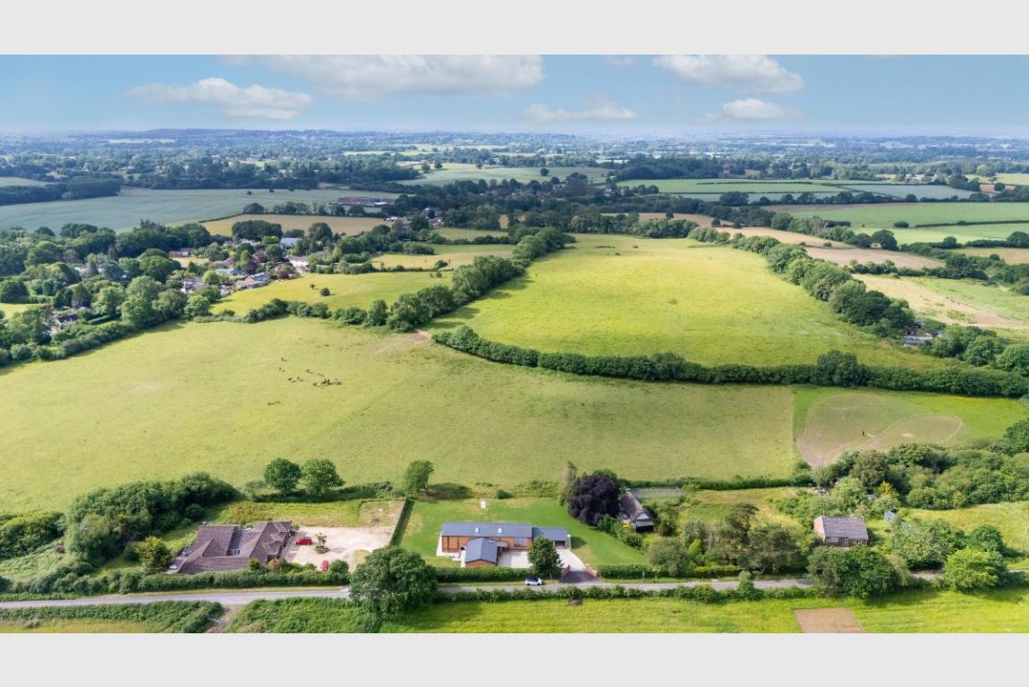 Image: 20 Uppington Hinton Martell Dorset 