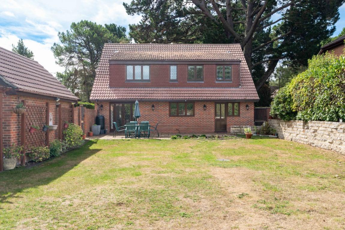 Image: 36 Springdale Road Wimborne Dorset Corfe Mullen