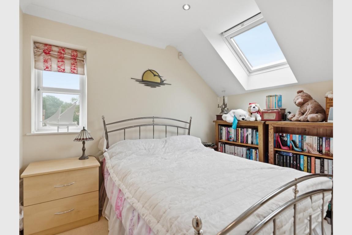 Image: 27 Marian Close Wimborne Dorset Corfe Mullen
