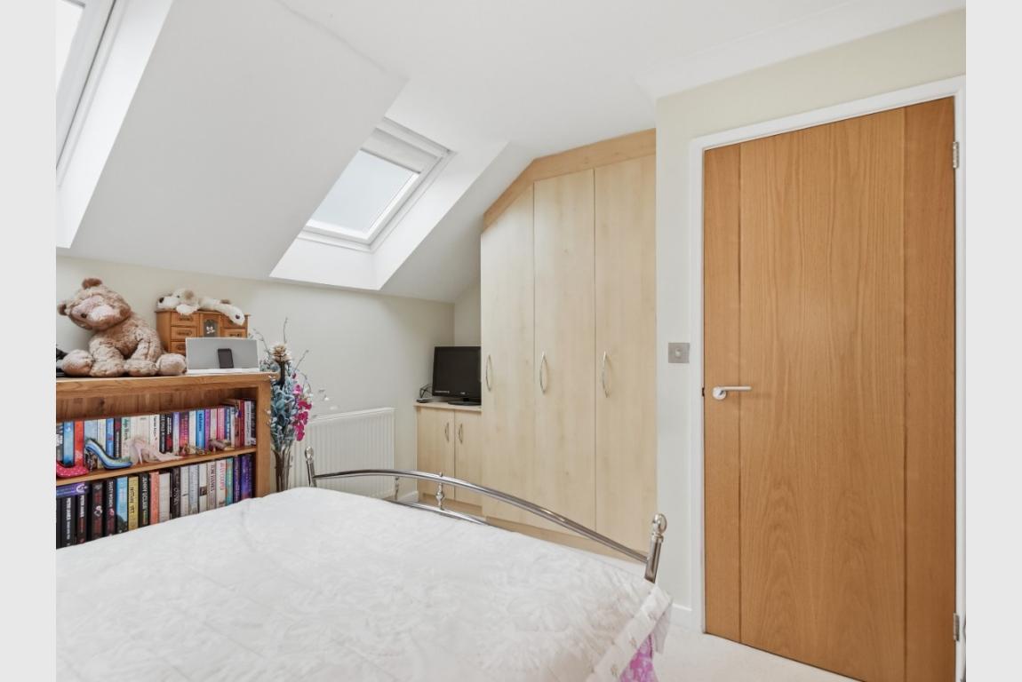 Image: 28 Marian Close Wimborne Dorset Corfe Mullen