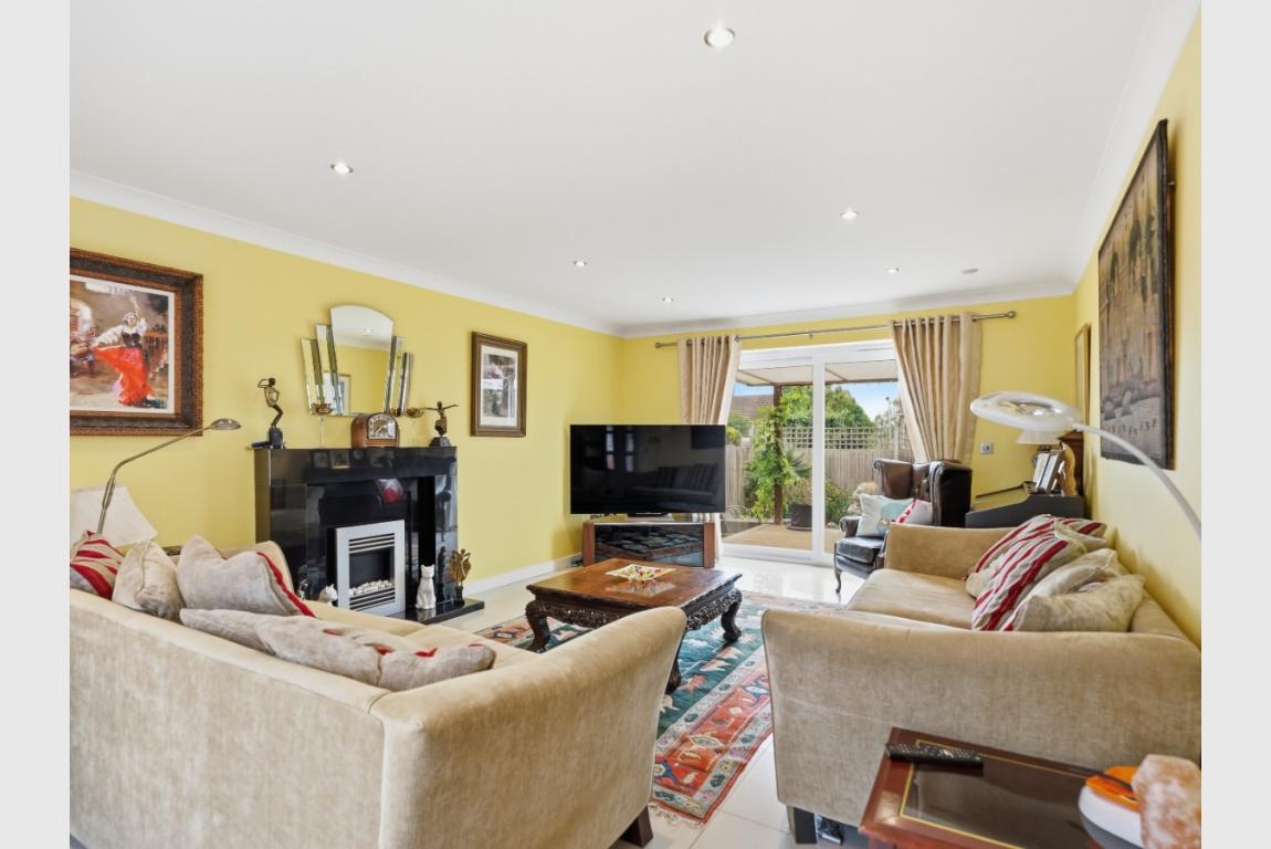 Image: 11 Marian Close Wimborne Dorset Corfe Mullen
