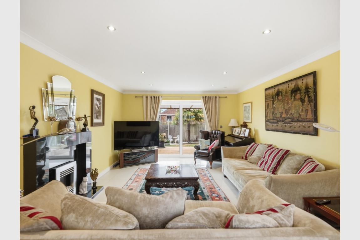 Image: 12 Marian Close Wimborne Dorset Corfe Mullen