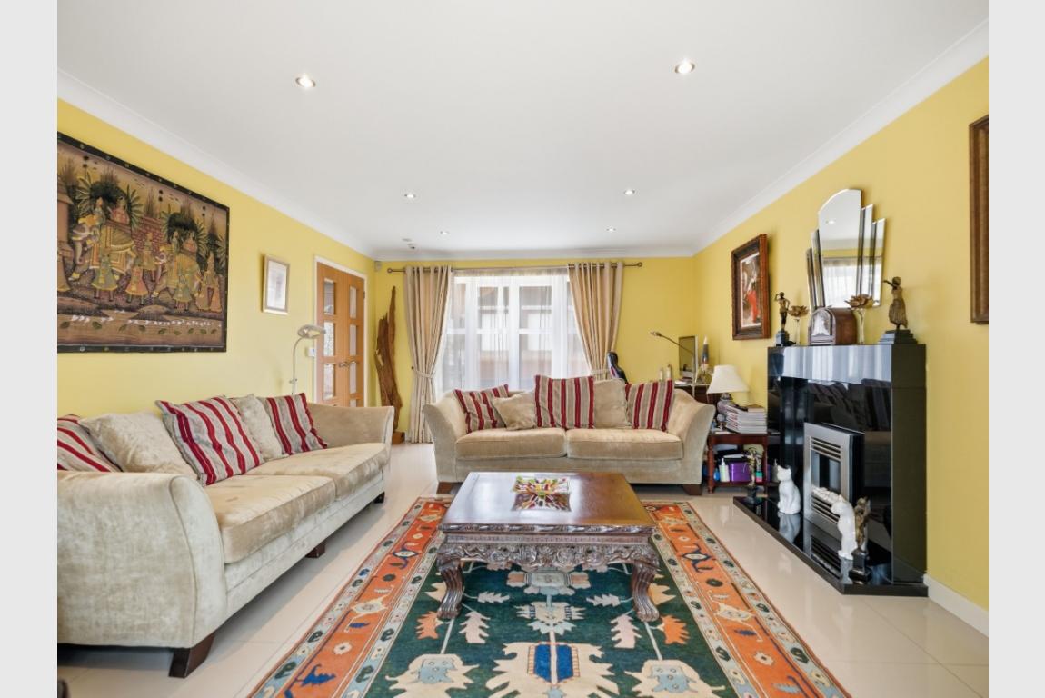 Image: 13 Marian Close Wimborne Dorset Corfe Mullen