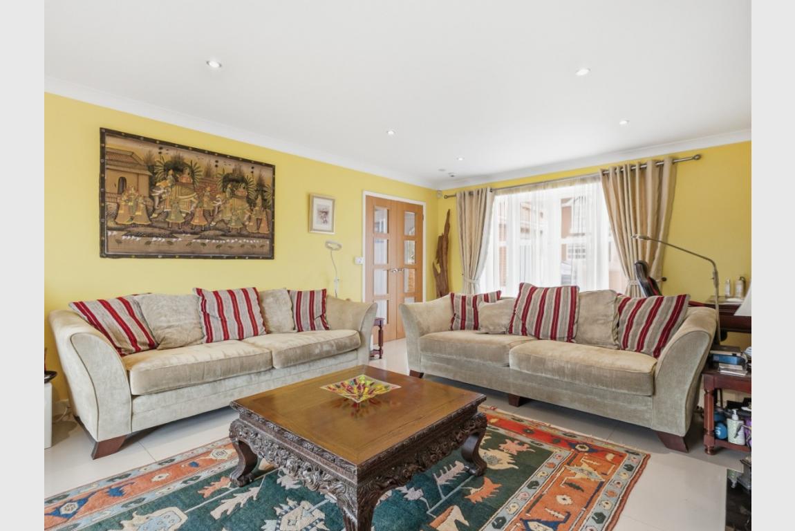 Image: 14 Marian Close Wimborne Dorset Corfe Mullen