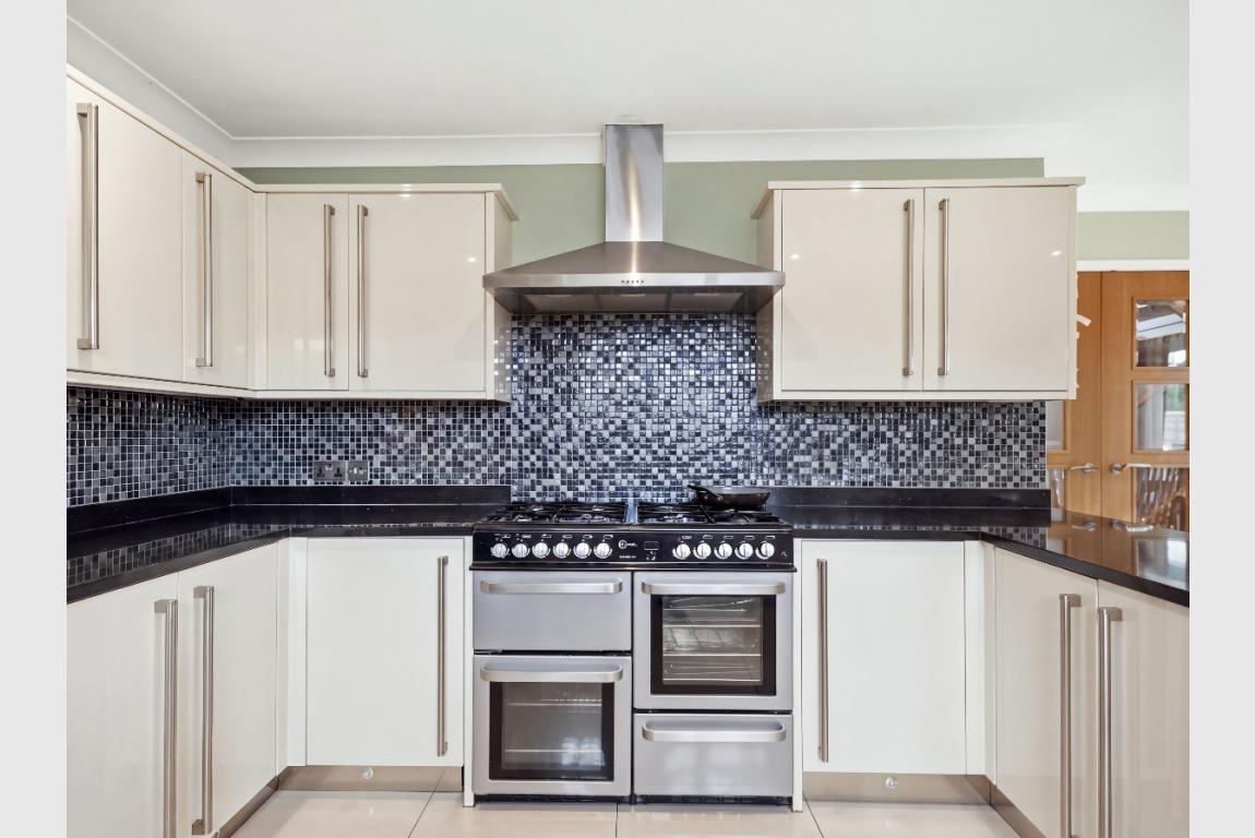 Image: 8 Marian Close Wimborne Dorset Corfe Mullen