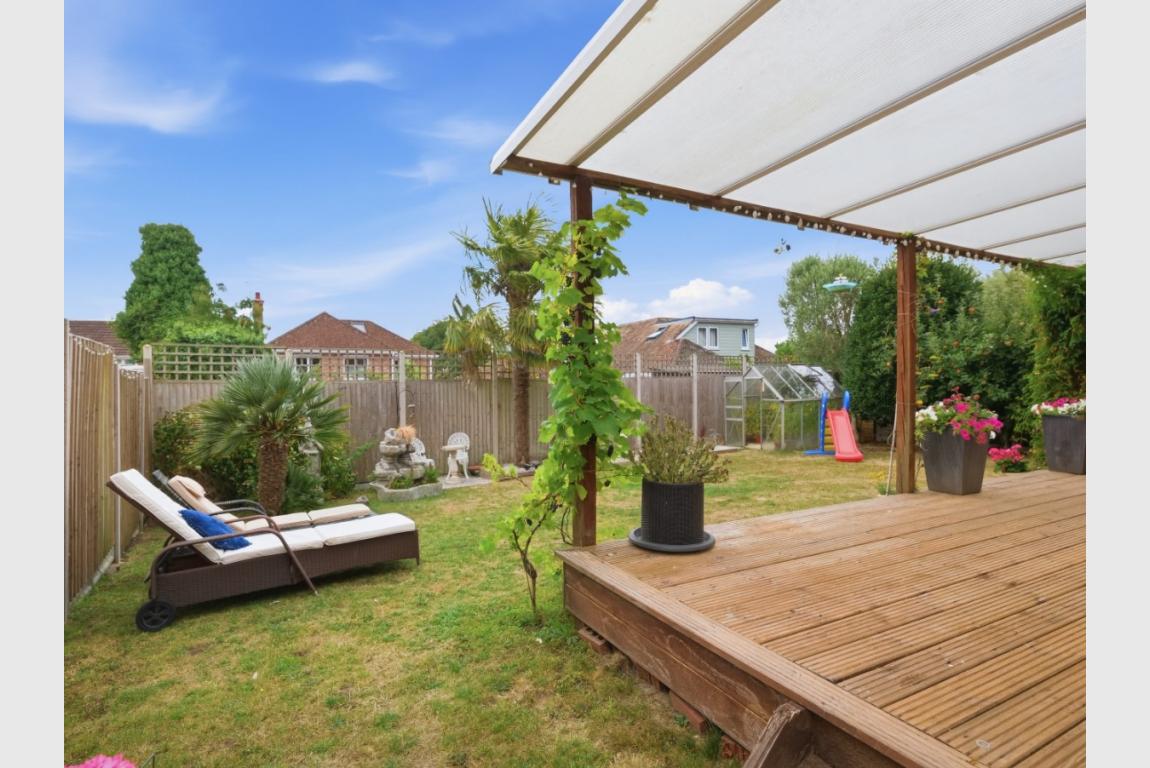 Image: 32 Marian Close Wimborne Dorset Corfe Mullen
