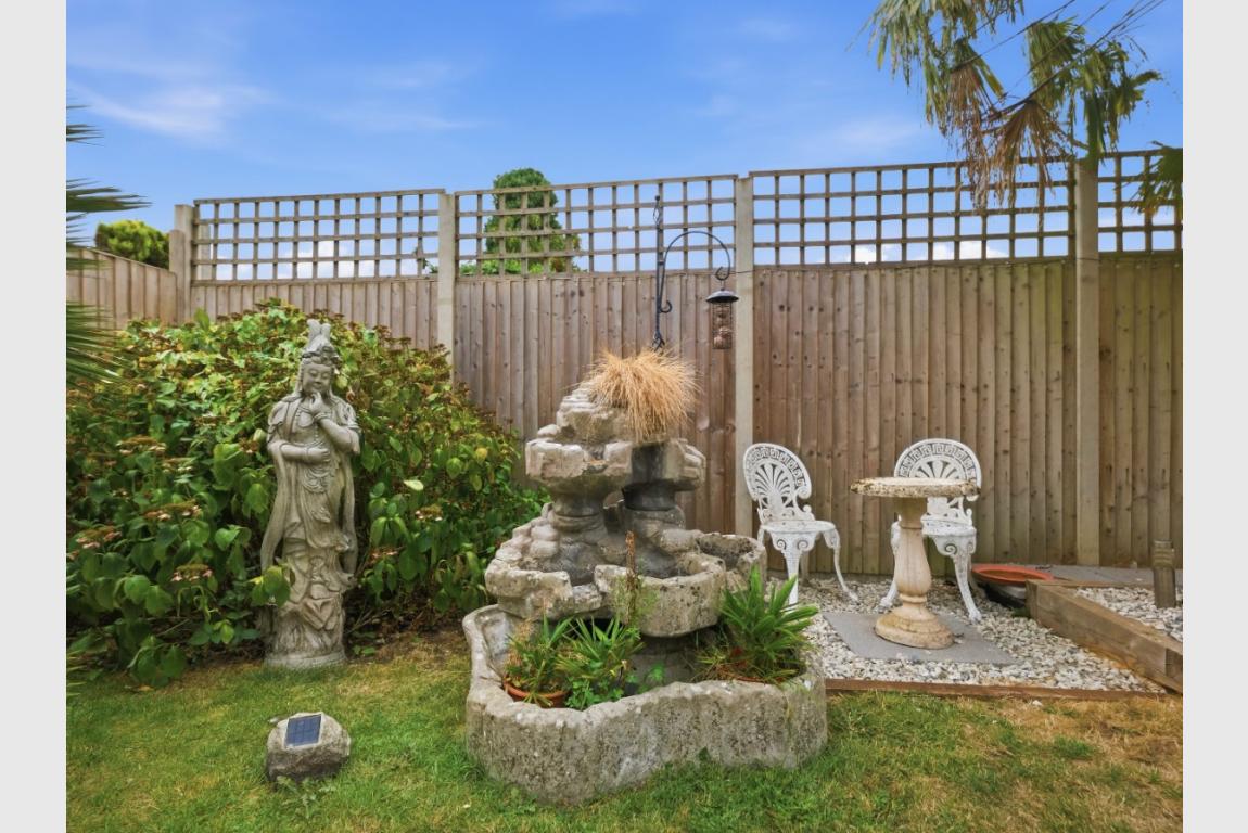 Image: 33 Marian Close Wimborne Dorset Corfe Mullen