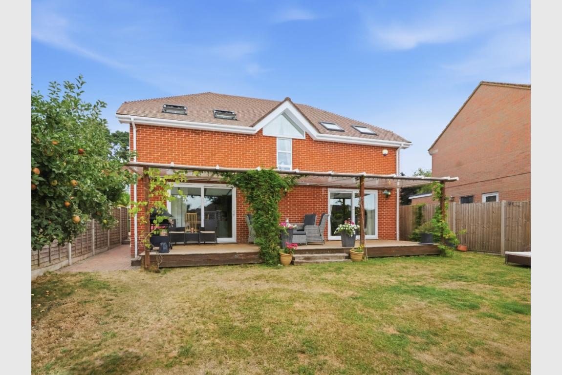 Image: 31 Marian Close Wimborne Dorset Corfe Mullen