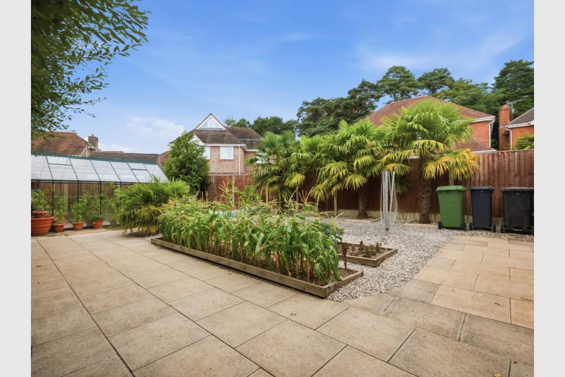 Image: 3 Marian Close Wimborne Dorset Corfe Mullen