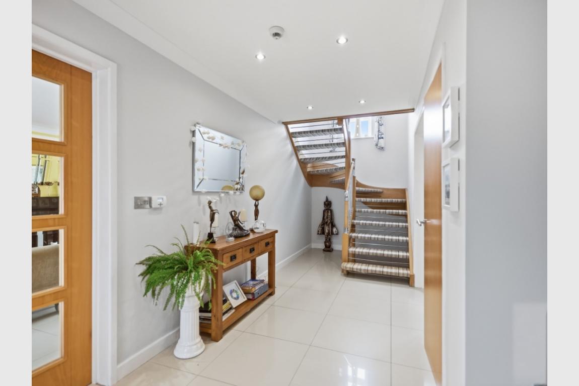 Image: 4 Marian Close Wimborne Dorset Corfe Mullen